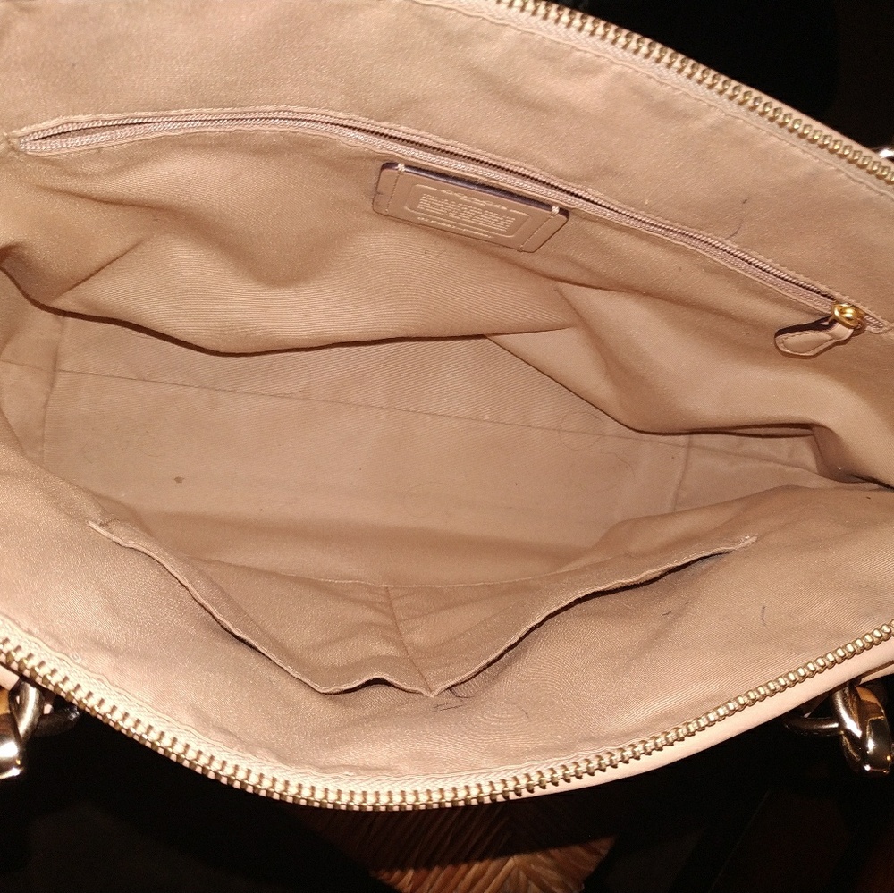Coach Purse! - Picture 5 of 7